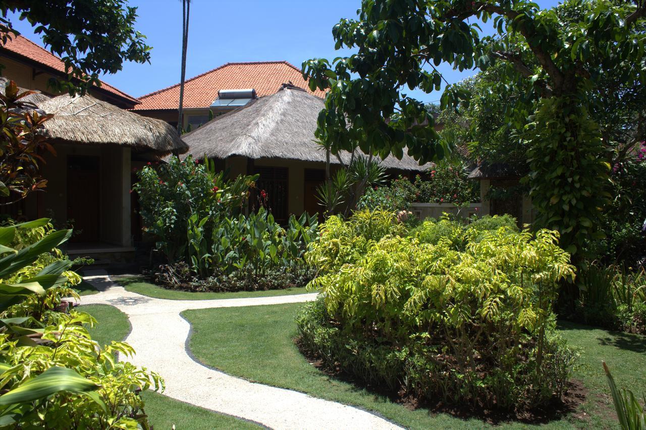 The Sari Beach Legian Esterno foto