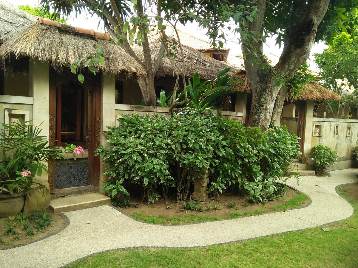 The Sari Beach Legian Esterno foto