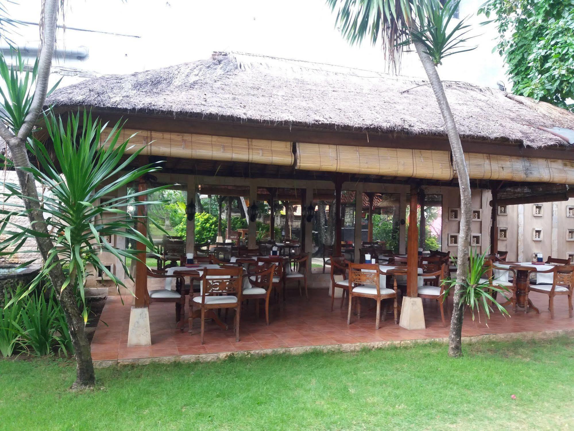 The Sari Beach Legian Esterno foto