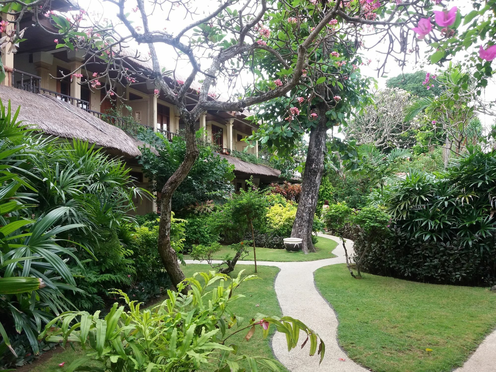 The Sari Beach Legian Esterno foto