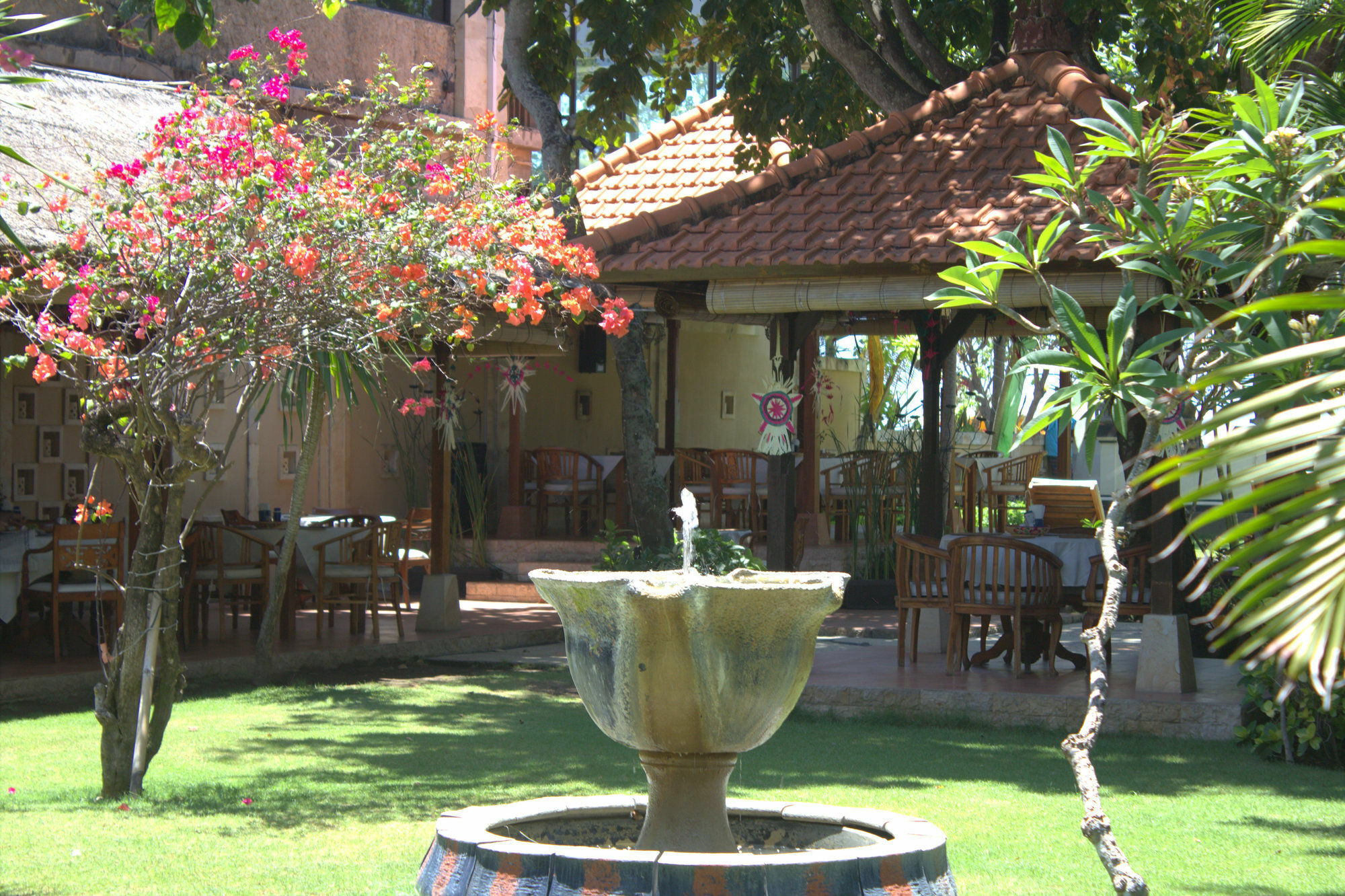 The Sari Beach Legian Esterno foto
