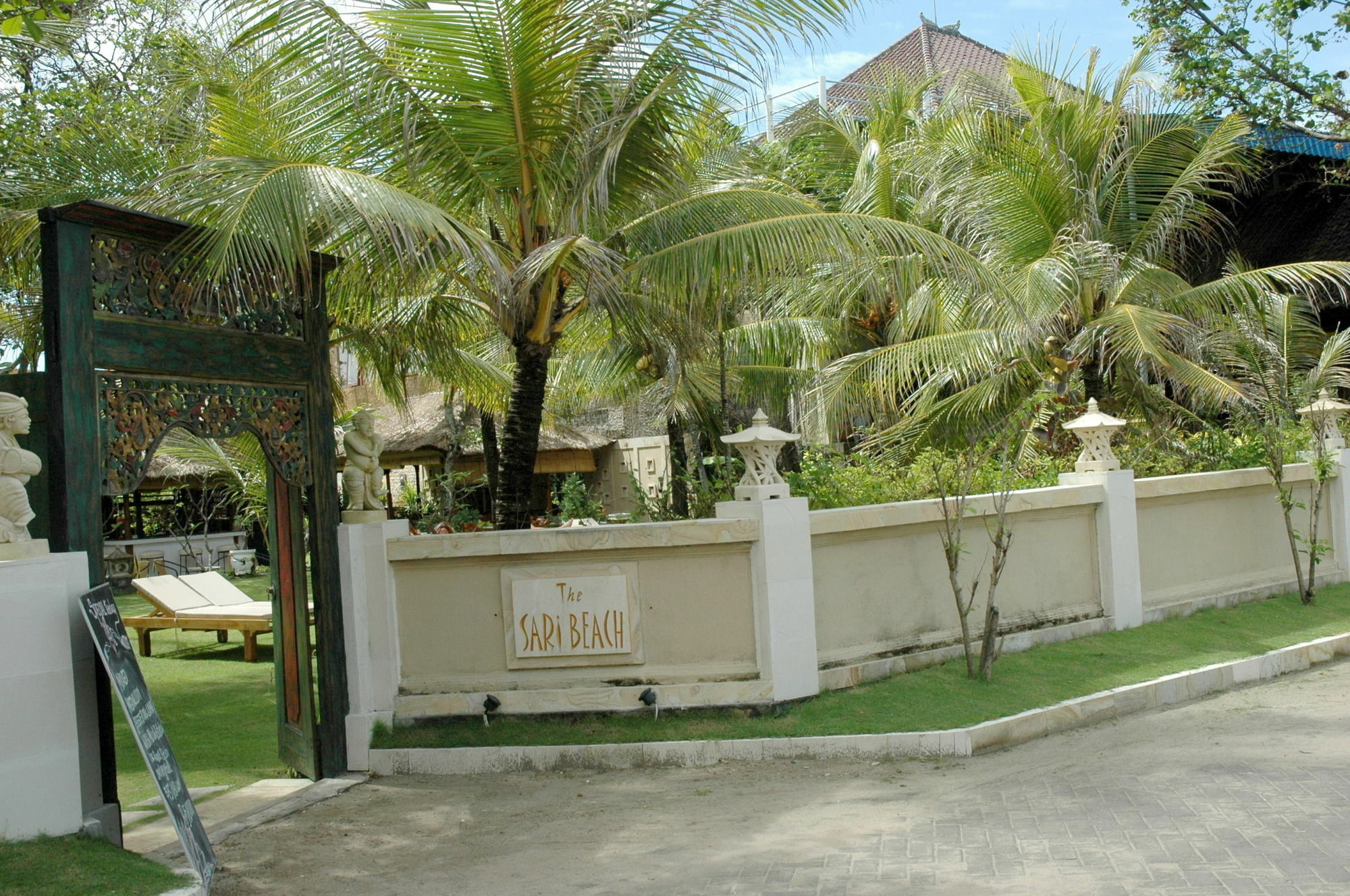 The Sari Beach Legian Esterno foto